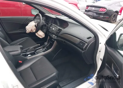 2017 Honda Accord Sport z USA, uszkodzony, nr VIN 1HGCR2F57HA242714